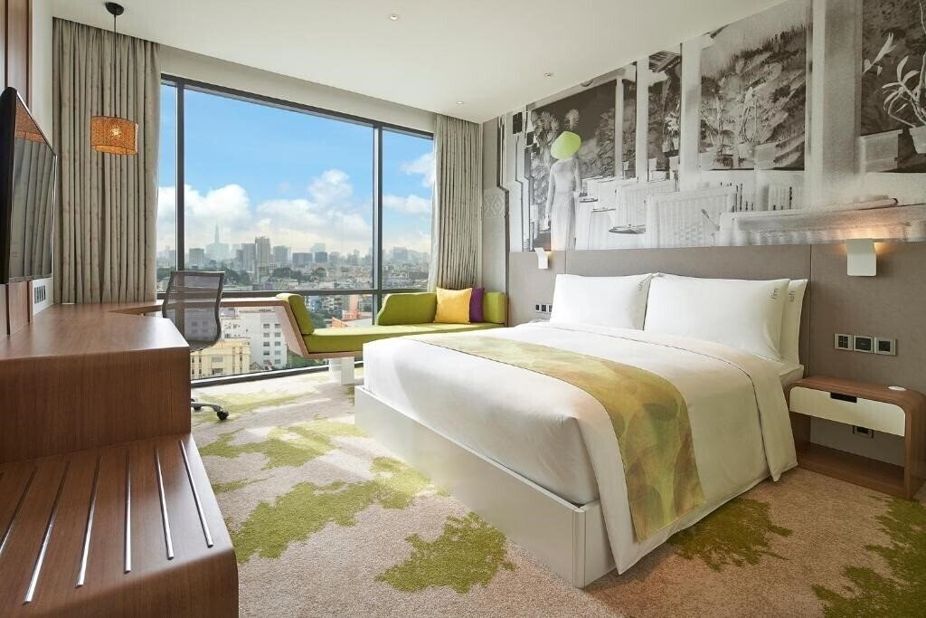 Фото Holiday Inn & Suite Saigon Airport 5*