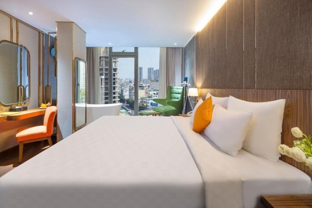 Панорама Winsuites Saigon 4*