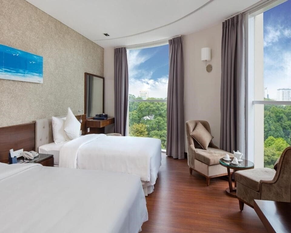 Вид Central Palace Hotel 4*