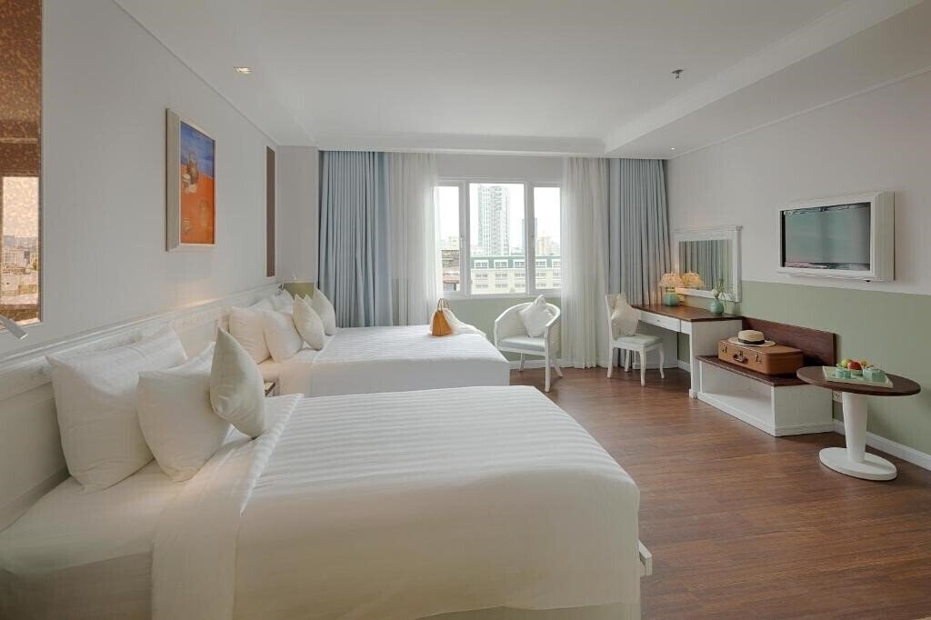 Територія Au Lac Charner Hotel (ex. Silverland Charner) 4*