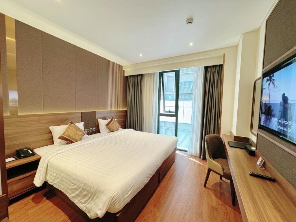 Панорама Northern Charm Hotel (ex. Phuong Bac Hotel ) 4*