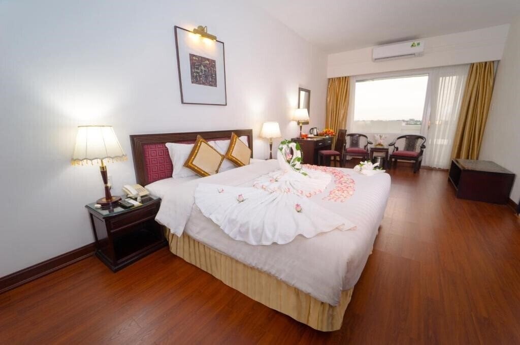 Панорама Century Riverside 4*