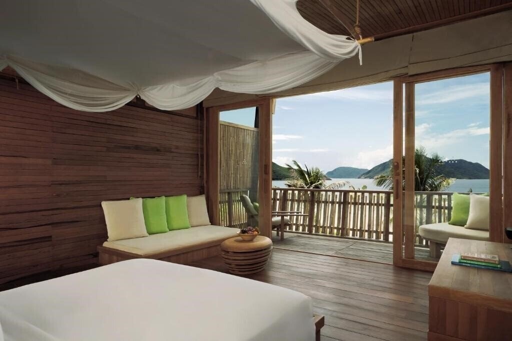 Територія Six Senses Con Dao 5*
