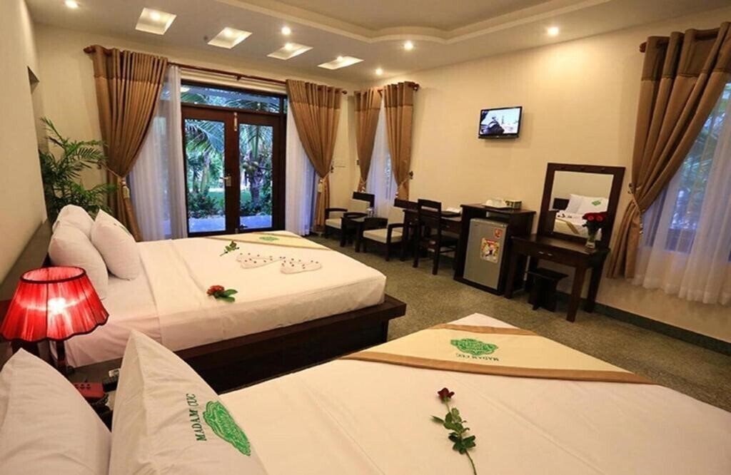 Отель Saigon Emerald Resort 3*