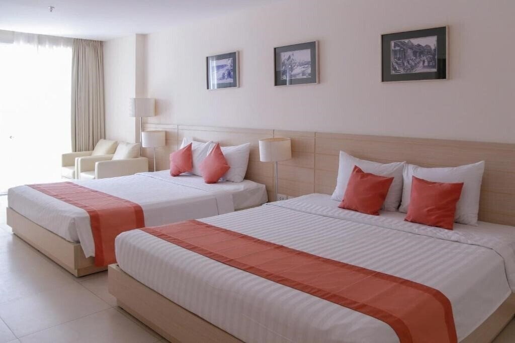 Панорама Nhi Phi Hotel 3*