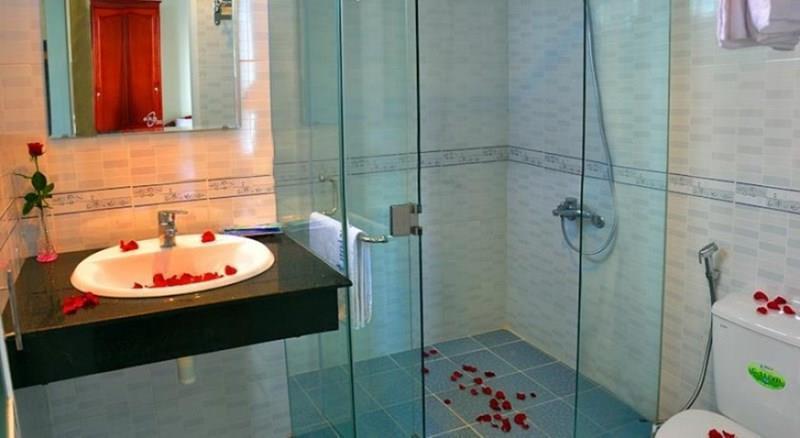 Территория Hoang Tung Hotel 2*