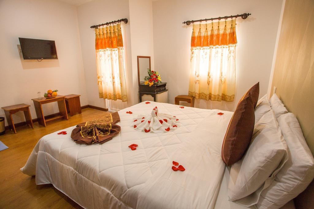 Отель Golden Tulip Hotel 3*