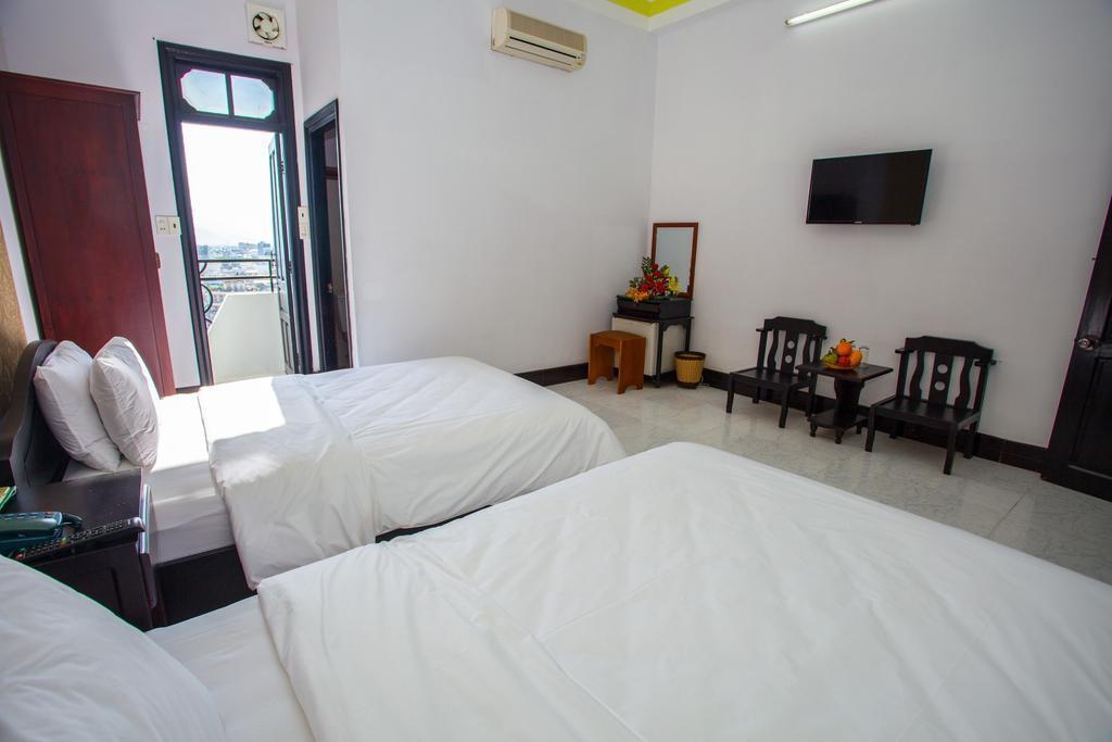 Территория Golden Tulip Hotel 3*