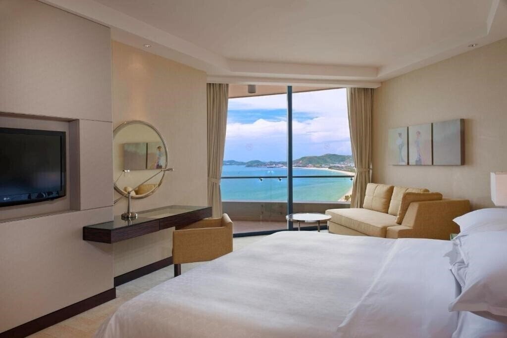Территория Sheraton Nha Trang Hotel & SPA 5*