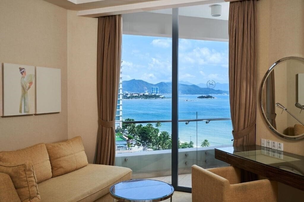 Панорама Sheraton Nha Trang Hotel & SPA 5*