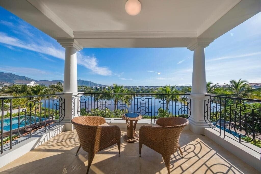 Территория Vinpearl Nha Trang Long Beach Villas 5*