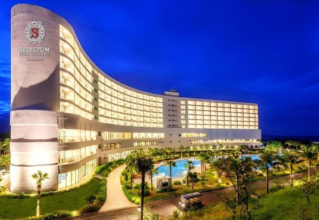 Готель Selectum Noa Resort Cam Ranh 5*