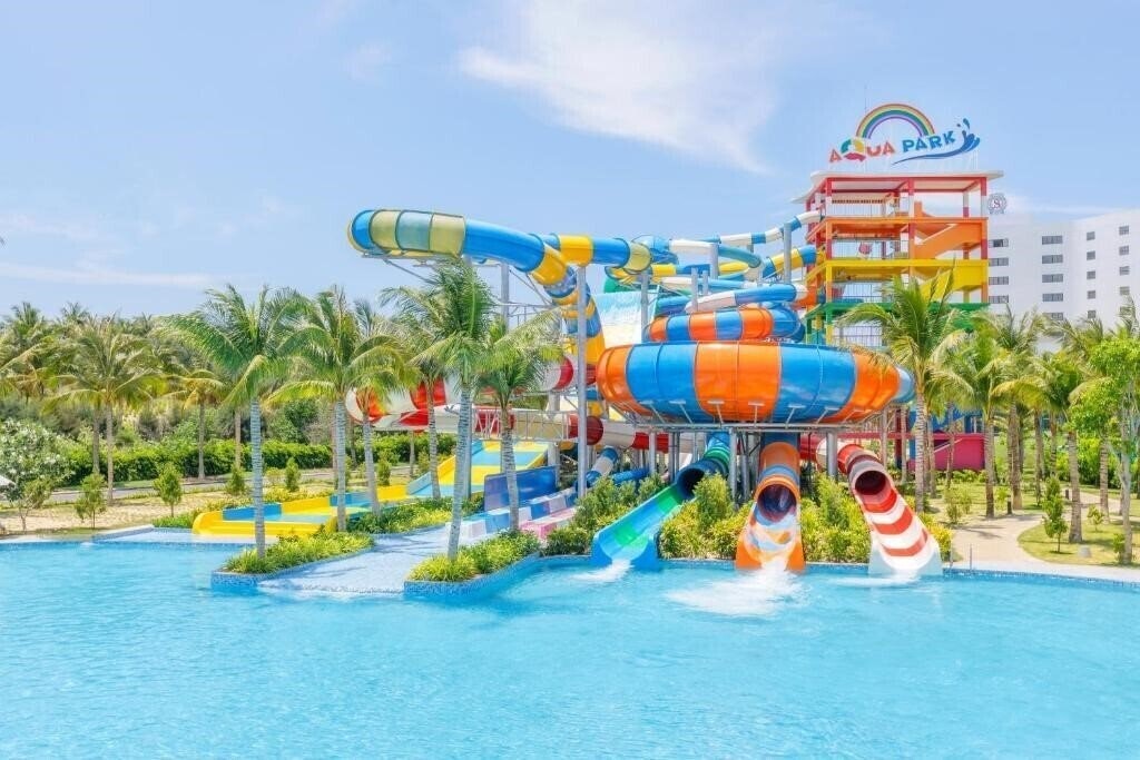Вид Selectum Noa Resort Cam Ranh 5*