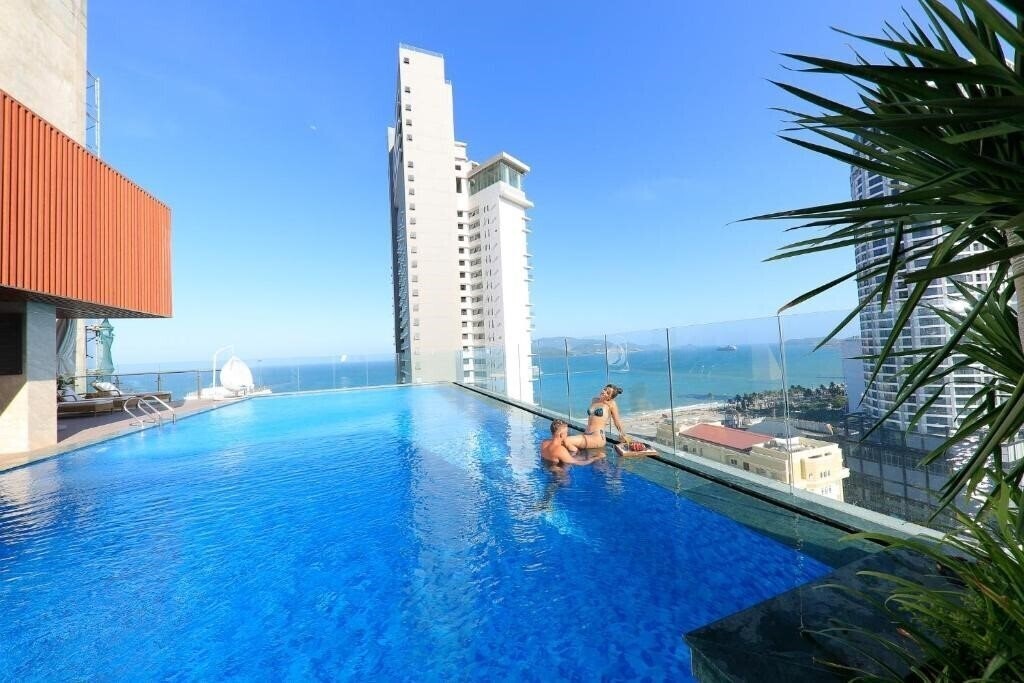 Территория Gonsala Hotel Nha Trang 4*