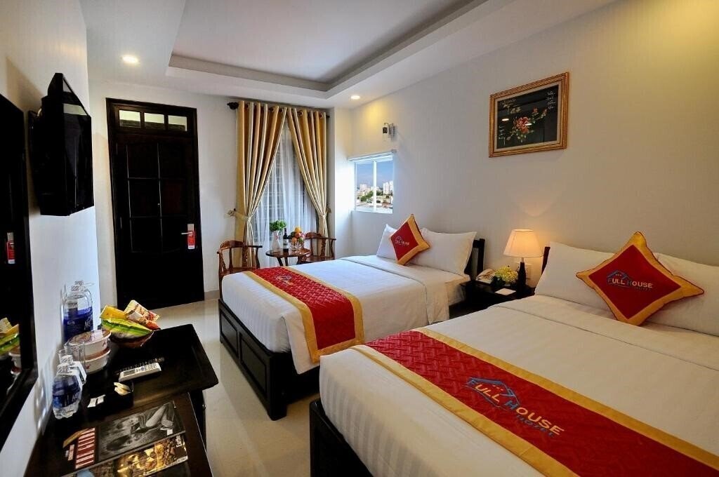 Територія Full House Nha Trang Hotel 3*