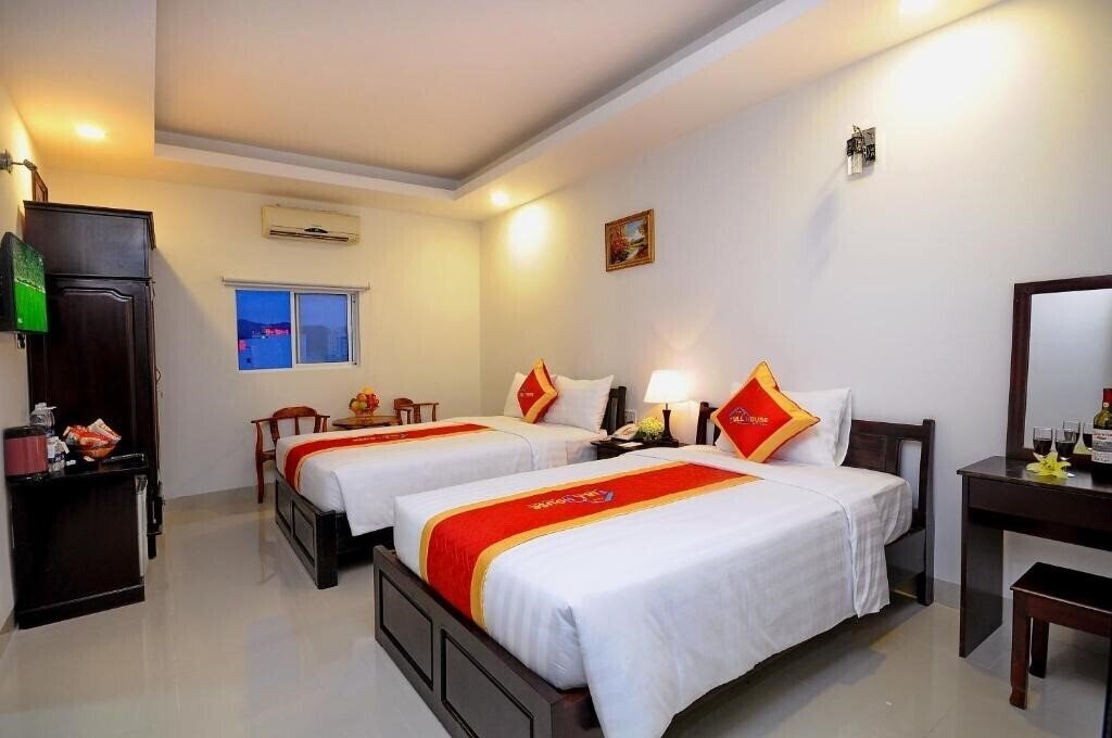 Панорама Full House Nha Trang Hotel 3*