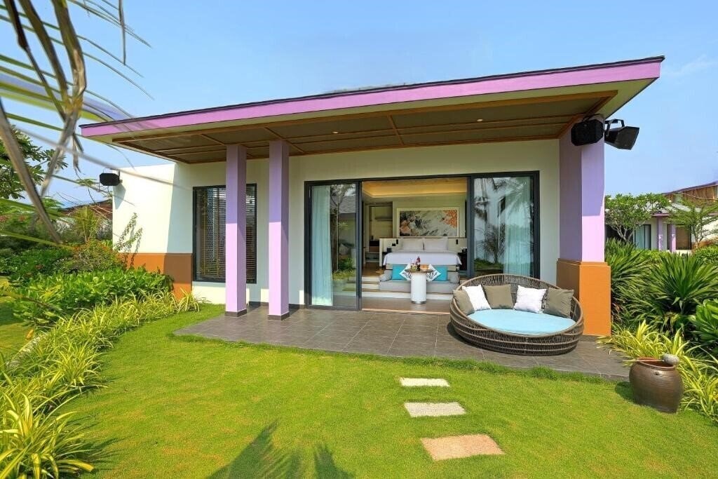 Панорама TTC Van Phong Bay Resort 5*