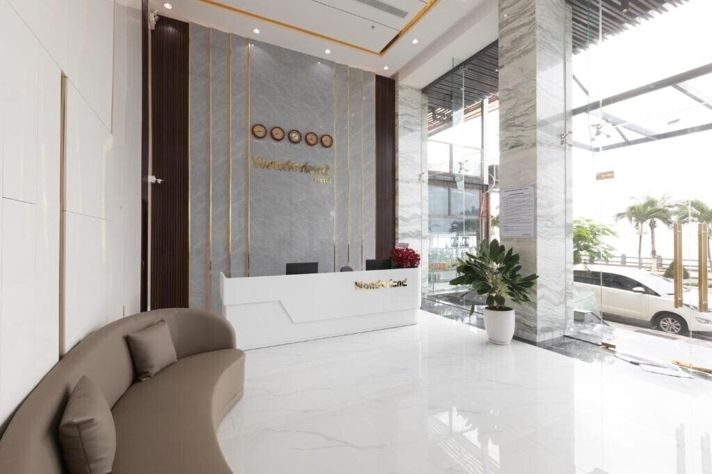 Панорама Wonderland Hotel 3*