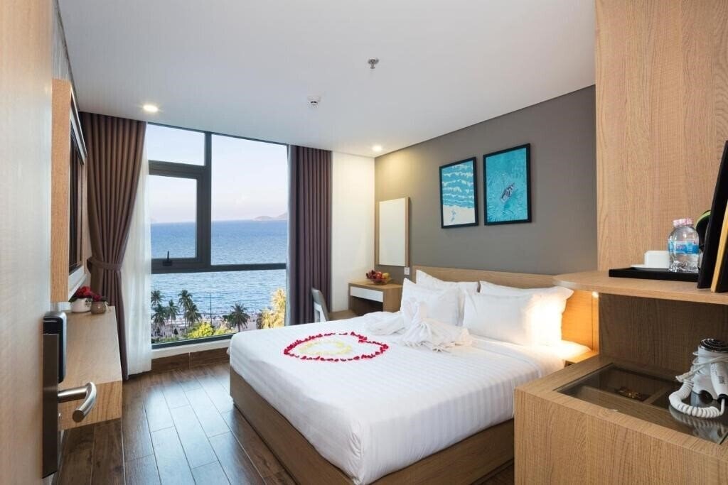 Отель Smile Hotel Nha Trang 3*