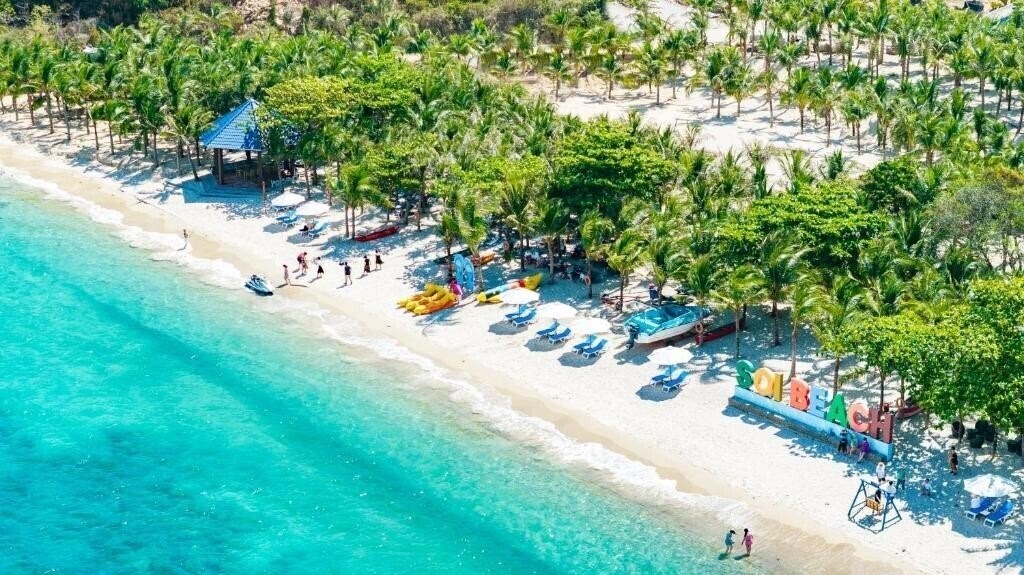 Отель Paradise Resort 5*