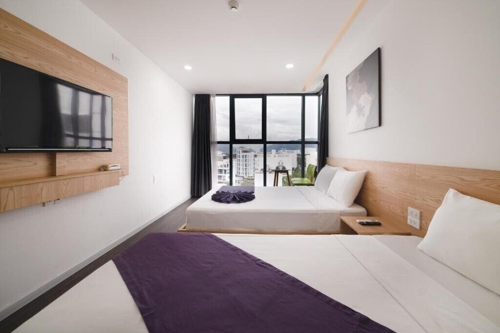 Территория Dolphin Hotel Nha Trang 2*