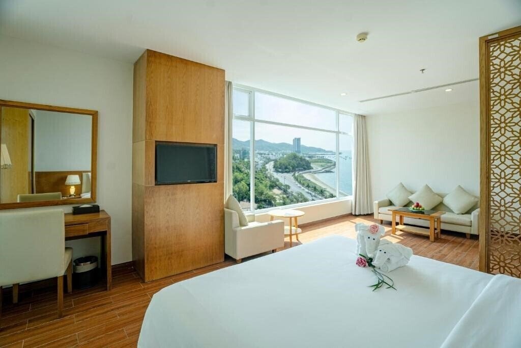 Картинка Glamour Hotel Nha Trang 4*