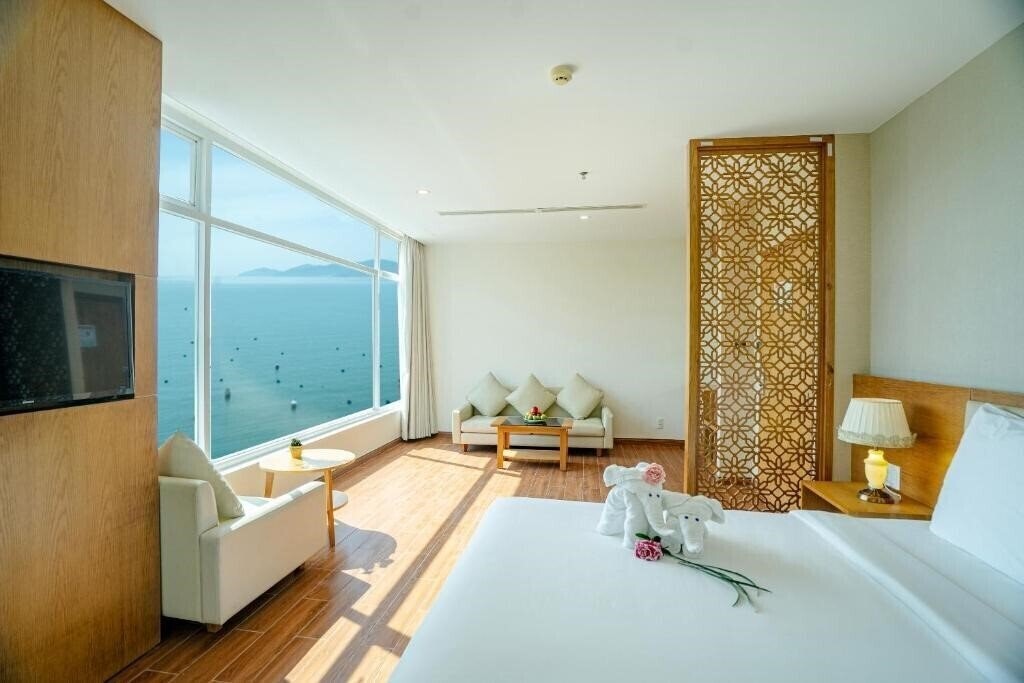 Территория Glamour Hotel Nha Trang 4*
