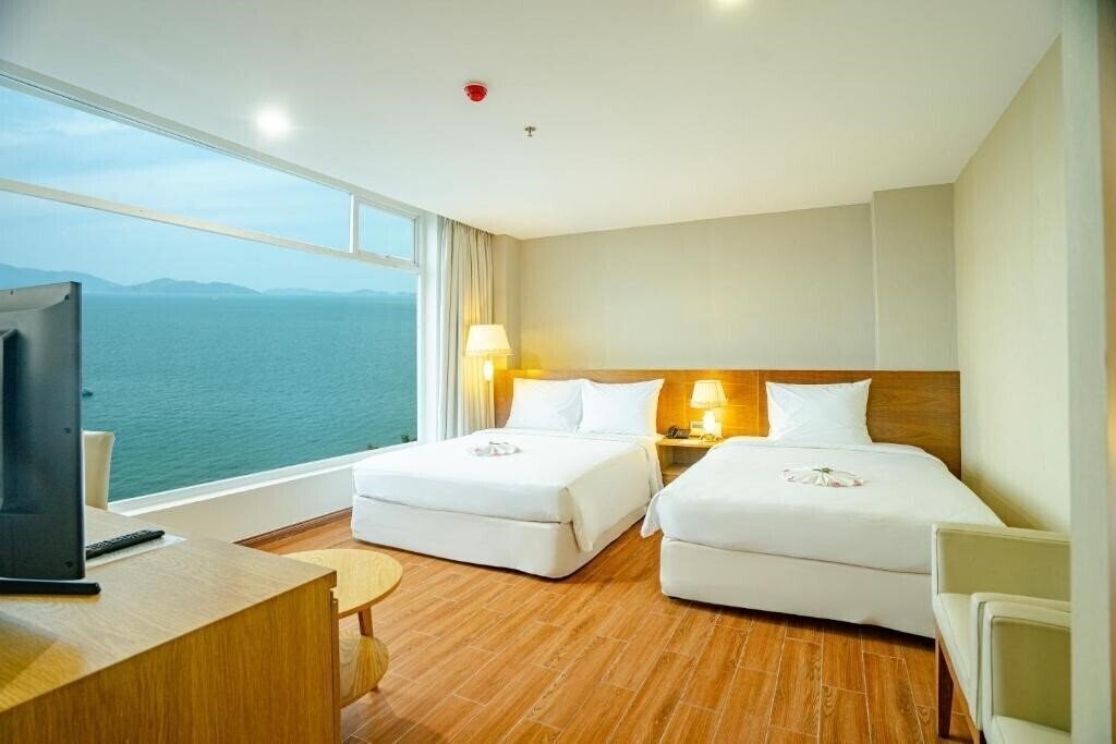 Панорама Glamour Hotel Nha Trang 4*