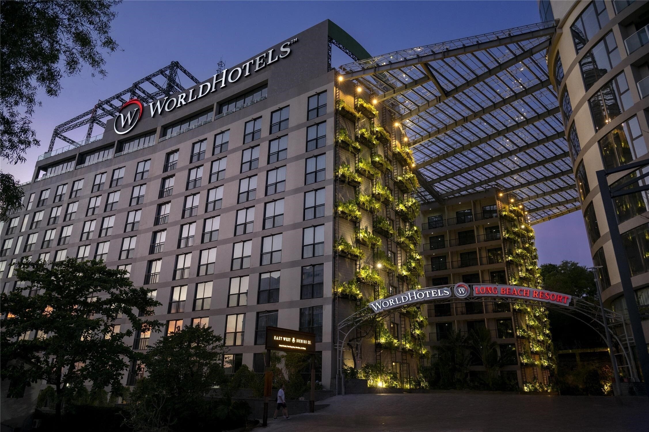 Готель WorldHotels Long Beach Resort Phu Quoc (ex. Long Beach Resort Phu Quoc) 4*