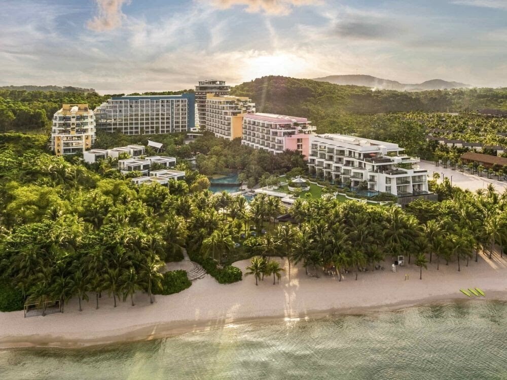 Отель Premier Residences Phu Quoc Emerald Bay 5*