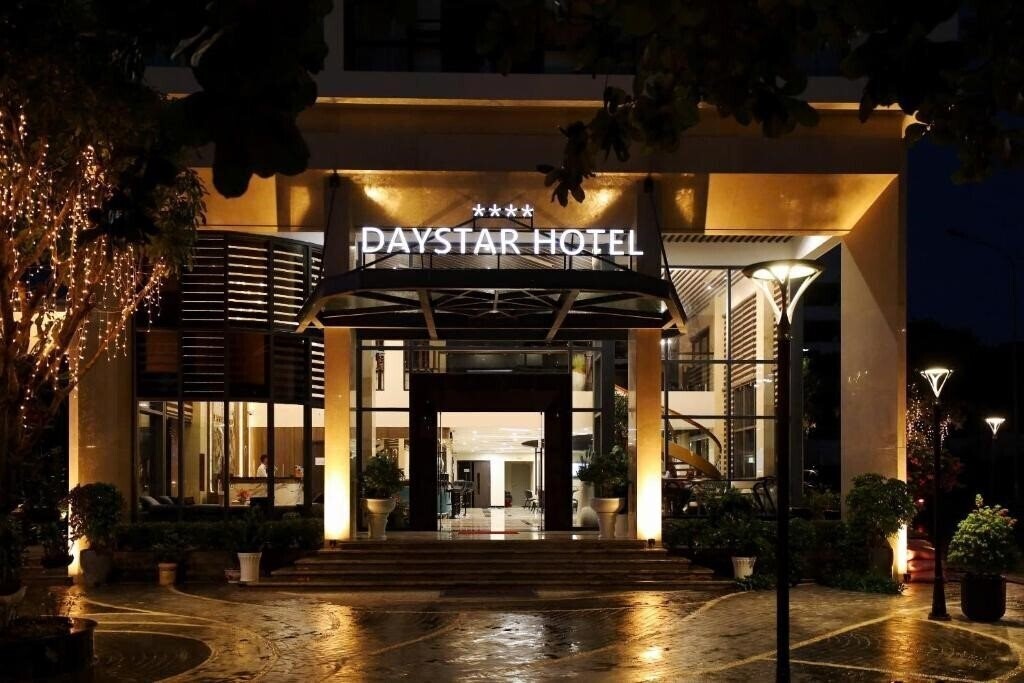 Территория Daystar Hotel 4*