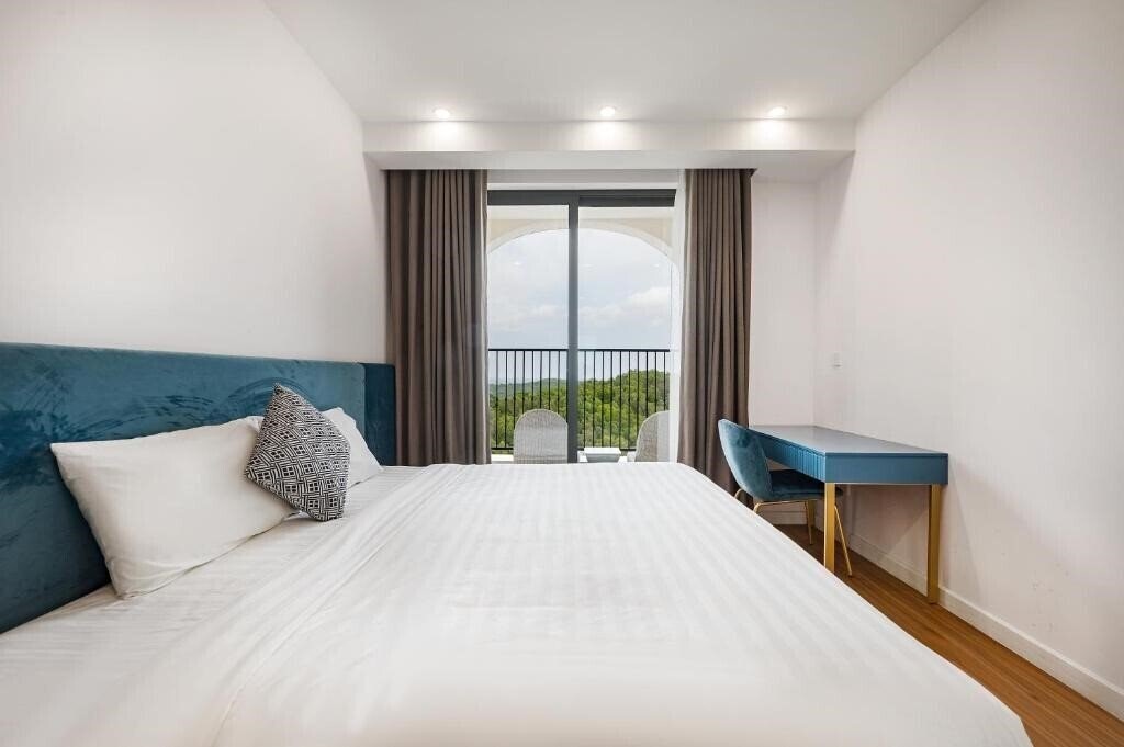 Панорама Elyday - La Isla Apartment & Villas 4*