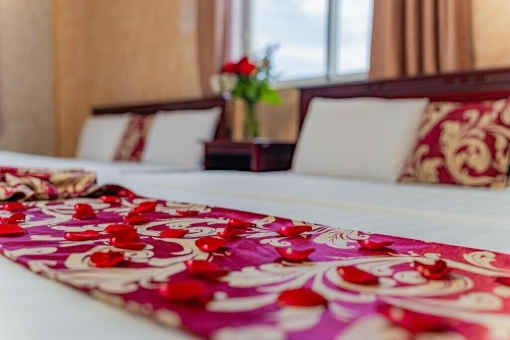 Апартаменти Thi Long Phung Hotel 2*