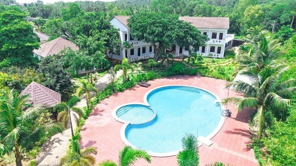 Территория YNG Luxor Phu Quoc Resort (ex. Y Village Resort Phu Quoc) 4*