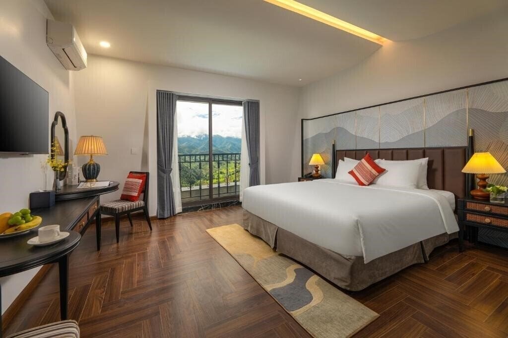 Панорама Delamont Sapa Hotel (ex. De La Mont Sapa Hotel) 4*
