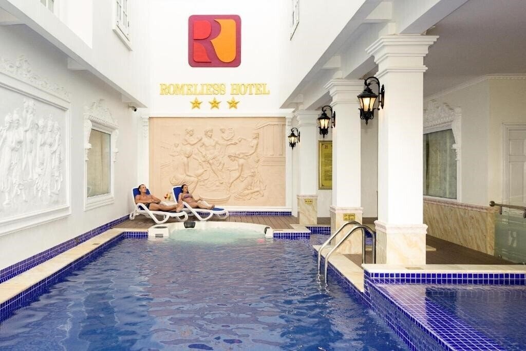 Територія Romeliess Hotel 3*