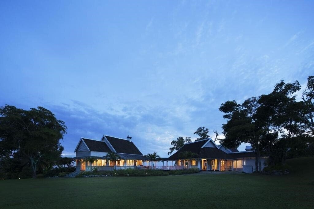 Панорама Strawberry Hill 3*