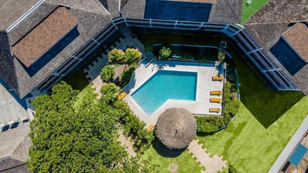 Территория Grand Hotel Excelsior Port Royal (ex. Grand Port Royal Marina & Spa Hotel) 3*