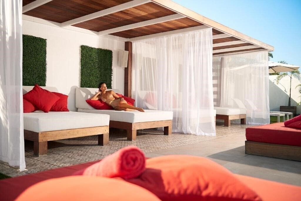 Територія S Hotel Kingston 4*