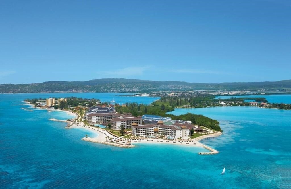 Фото Secrets Wild Orchid Montego Bay 5*