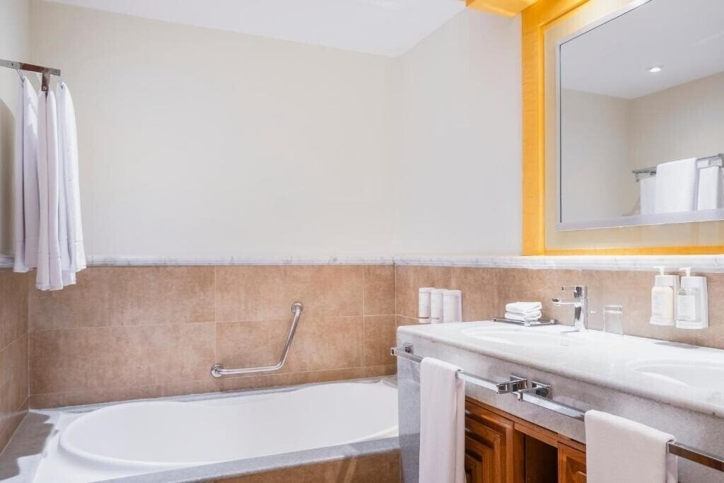 Апартаменты Iberostar Rose Hall Suites 5*