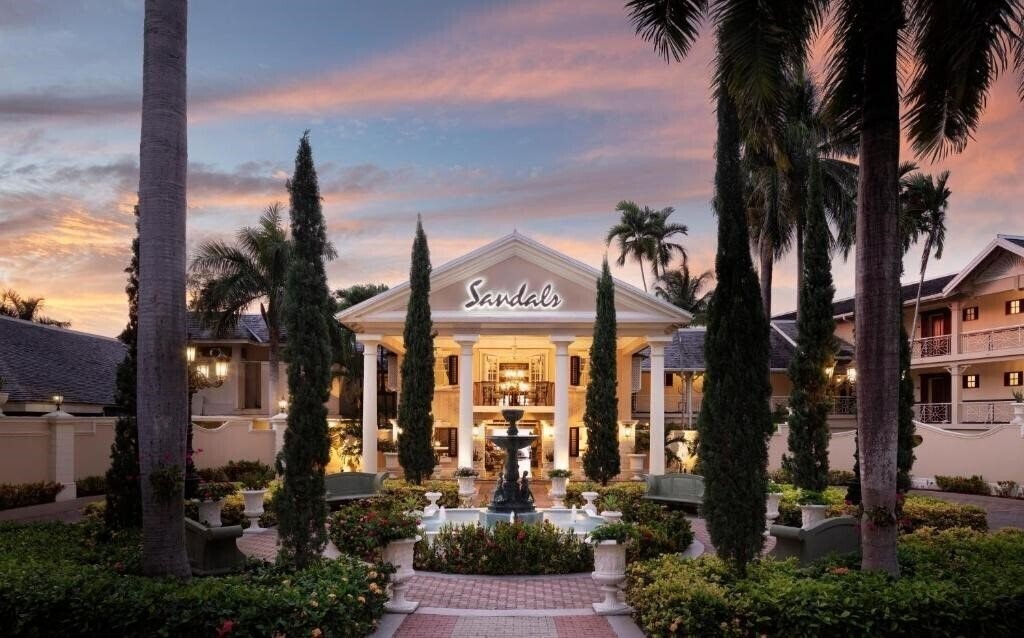 Отель Sandals Royal Plantation 5*