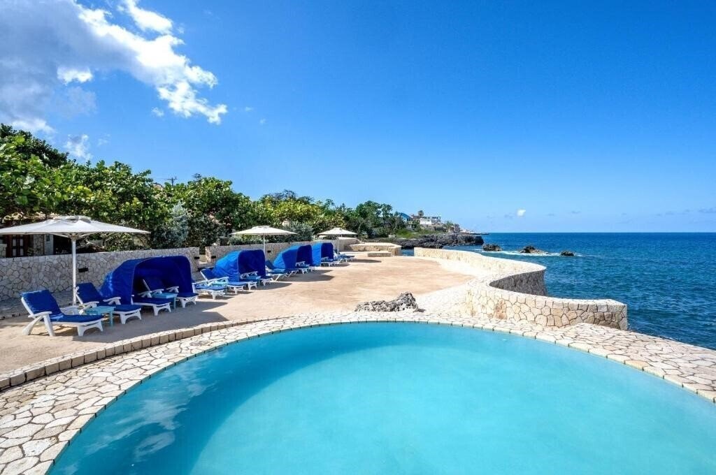 Территория Ocean Cliff 3*