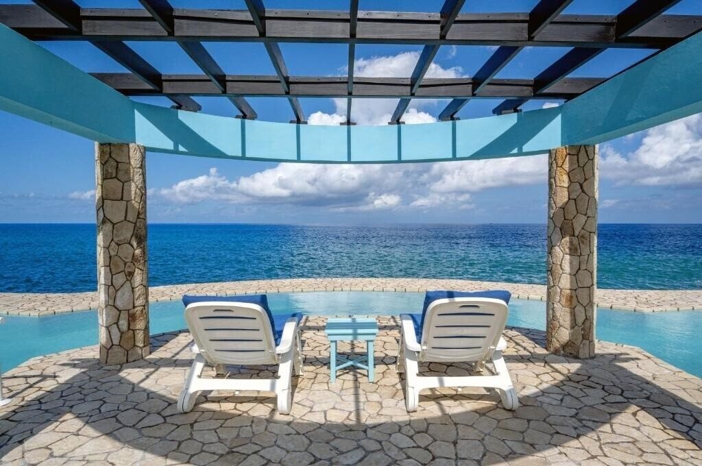 Апартаменты Ocean Cliff 3*