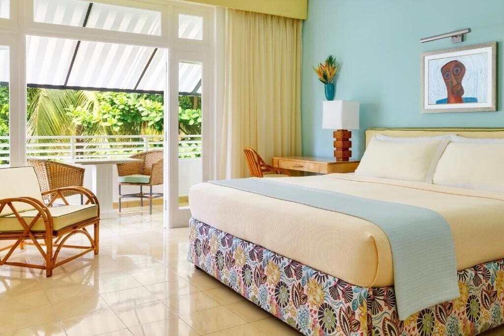 Территория Couples Tower Isle 4*