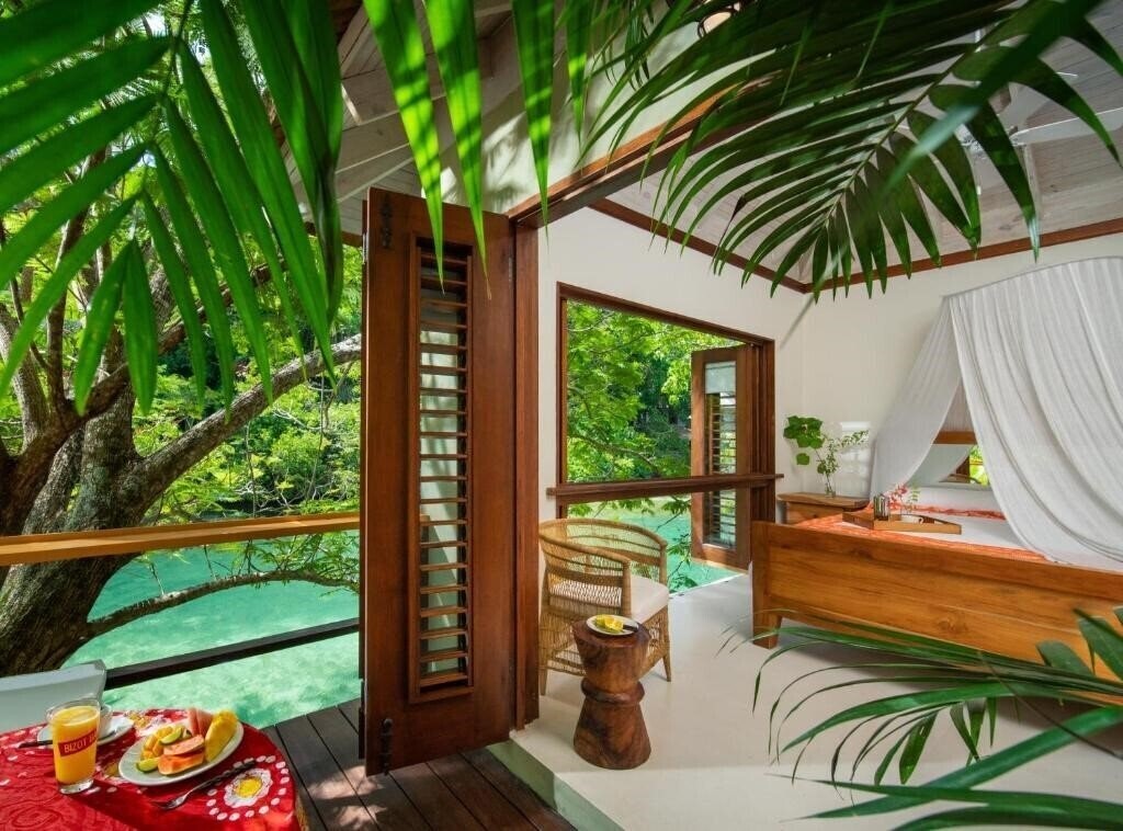 Изображение Golden Eye 3*