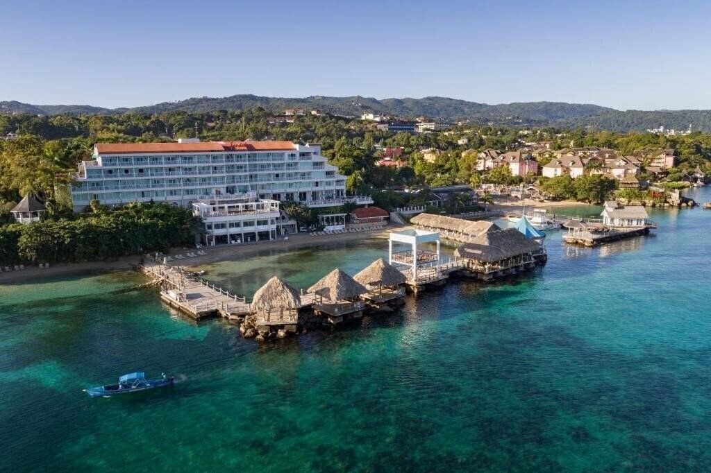 Фотография Sandals Grande Ocho Rios Beach Villa Resort 4*