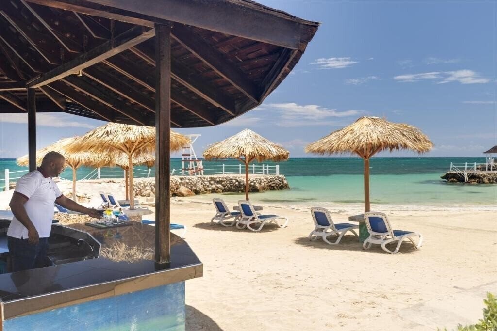 Панорама Grand Muthu Runaway Bay Club Caribbean (ex. Royal Decameron Club Caribbean) 3*