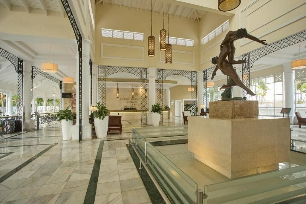 Территория Bahia Principe Luxury Runaway Bay 5*